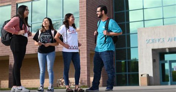 2 students sue Santa Clara University over booster mandate