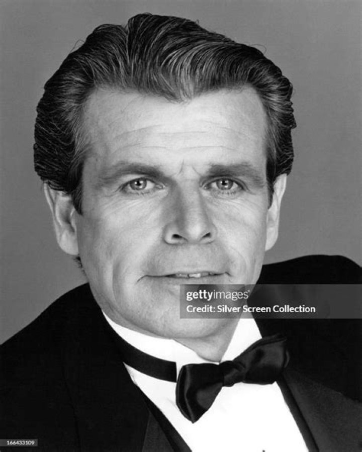 Actor William Devane's Net Worth, Wife, Son Death, Age Bio