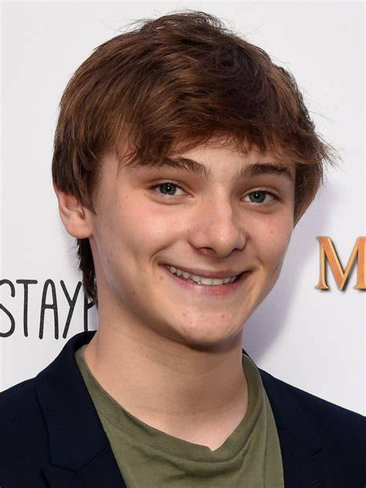 All about celebrity Louis Davison! Watch list of Movies online Miss