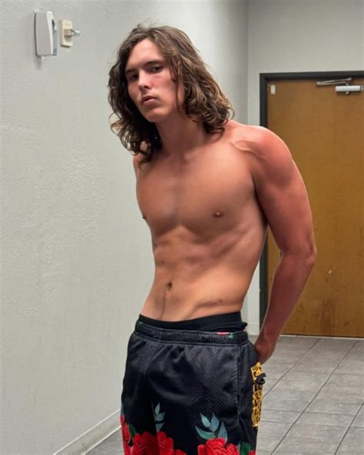 Caleb Coffee Height, Weight, Age, Girlfriend, Family, Facts, Biography