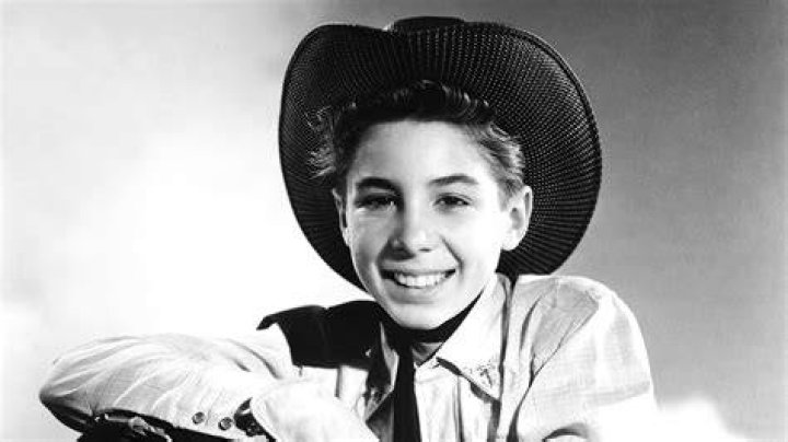 Child actor Johnny Crawford of 'Rifleman' fame dead at 75