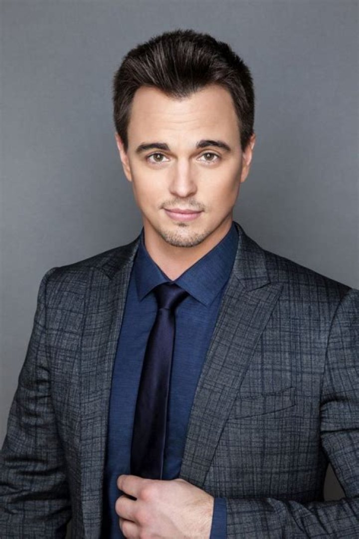 Darin Brooks. Darin was born on May 27, 1984 in Honolulu, Hawaii. He is