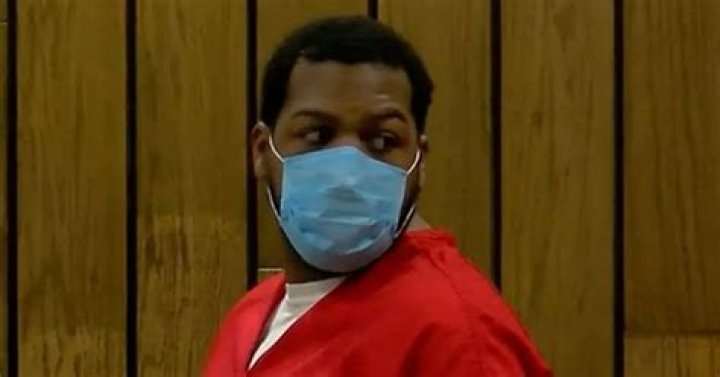 Former Memphis cop accused of assaulting inmate suit