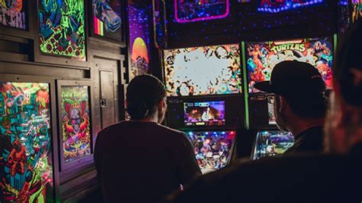 Gallery Glitch Bar & Arcade