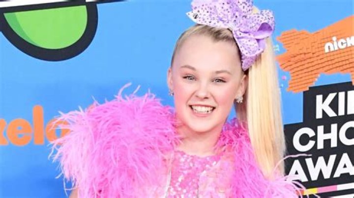 How Old Is JoJo Siwa? This Reality Star Has Grown Up Before Our Eyes