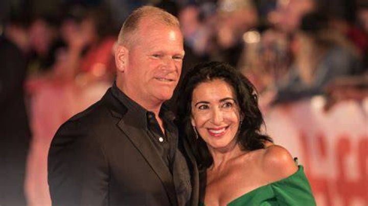 Is Mike Holmes Married?