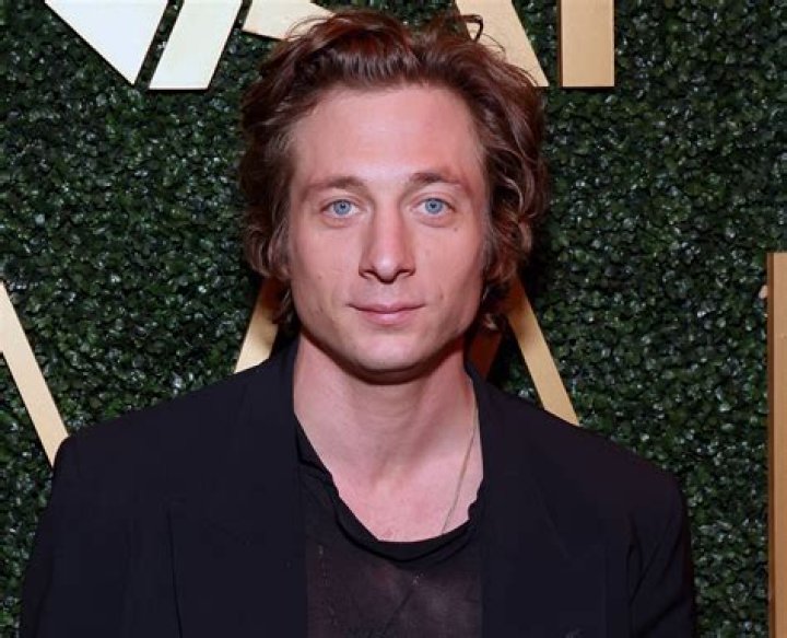 Jeremy Allen White Net Worth Net Worth Lists