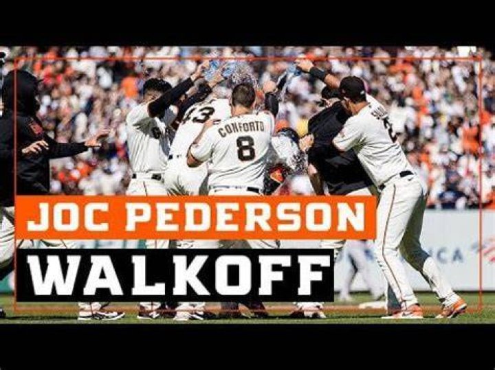 Joc Pederson hits walkoff to lead Dodgers over Reds in Yasiel Puig’s