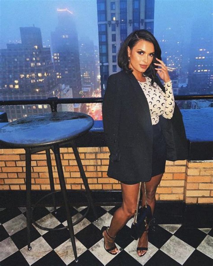 Joy Taylor wows fans with &lsquo;mesmerizing&rsquo; new photos as stunning Fox