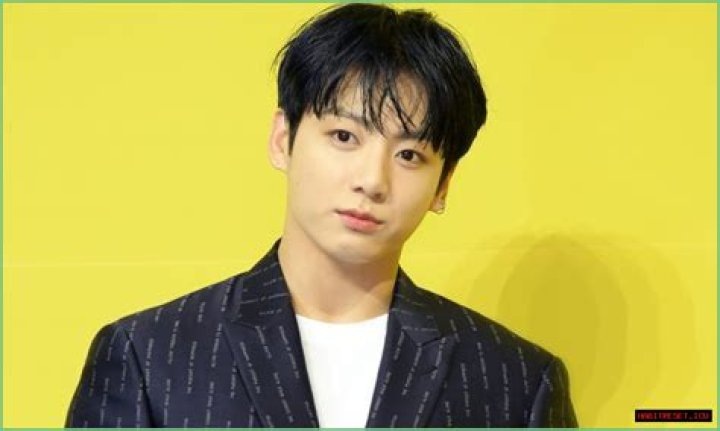 Jung Kook Bio, Age, Net Worth, Height, Girlfriend, Parents, Siblings