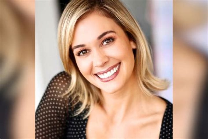 Lauren Compton image
