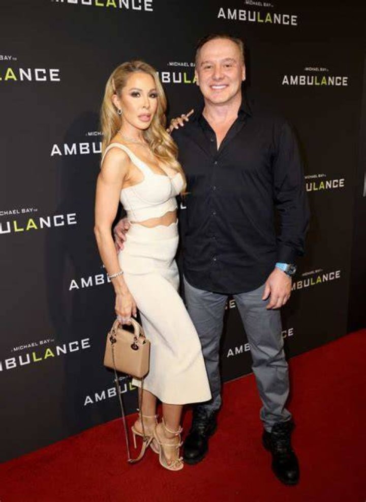 Lisa and Lenny Hochstein's Relationship Timeline