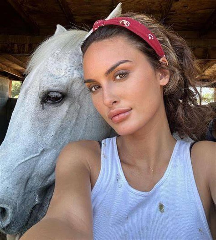 Model Julia Rose Bio, Wiki, Age, Boyfriend, Parents, Ban, Height, Net