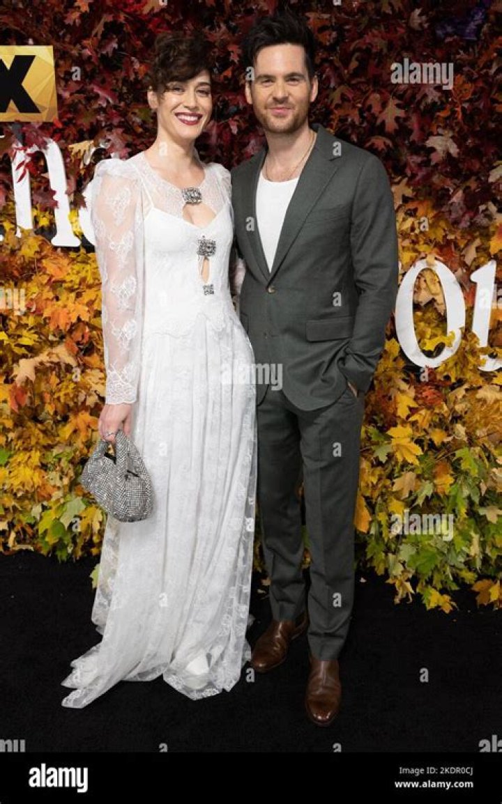 Photo lizzy caplan tom riley married 04 Photo 3950193 Just Jared