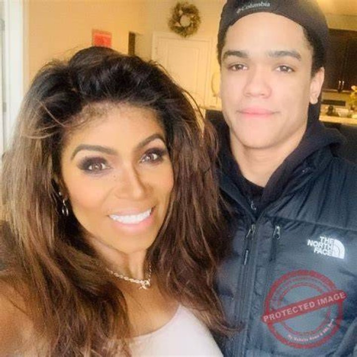 Toni Yates Bio, Age, Husband, Family, Children, salary, Body, Height