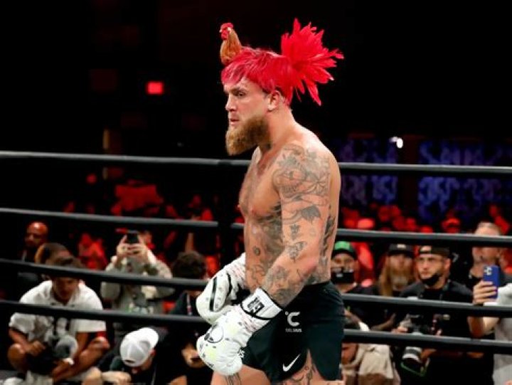 What is the boxing record of Anthony Taylor The MMA fighter who