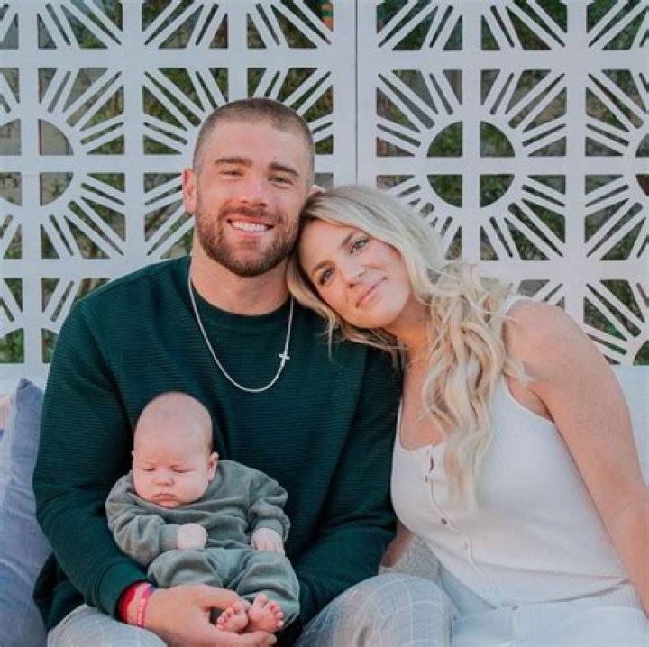 Zach Ertz Bio, Wiki, Age, Height, Weight, Parents, Wife, Injury